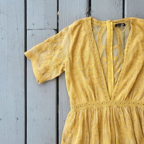 Fashion Nova Maxi Dress Sheer Lace Floral Print Flutter Sleeve Back Zip Yellow M - Picture 2 of 6